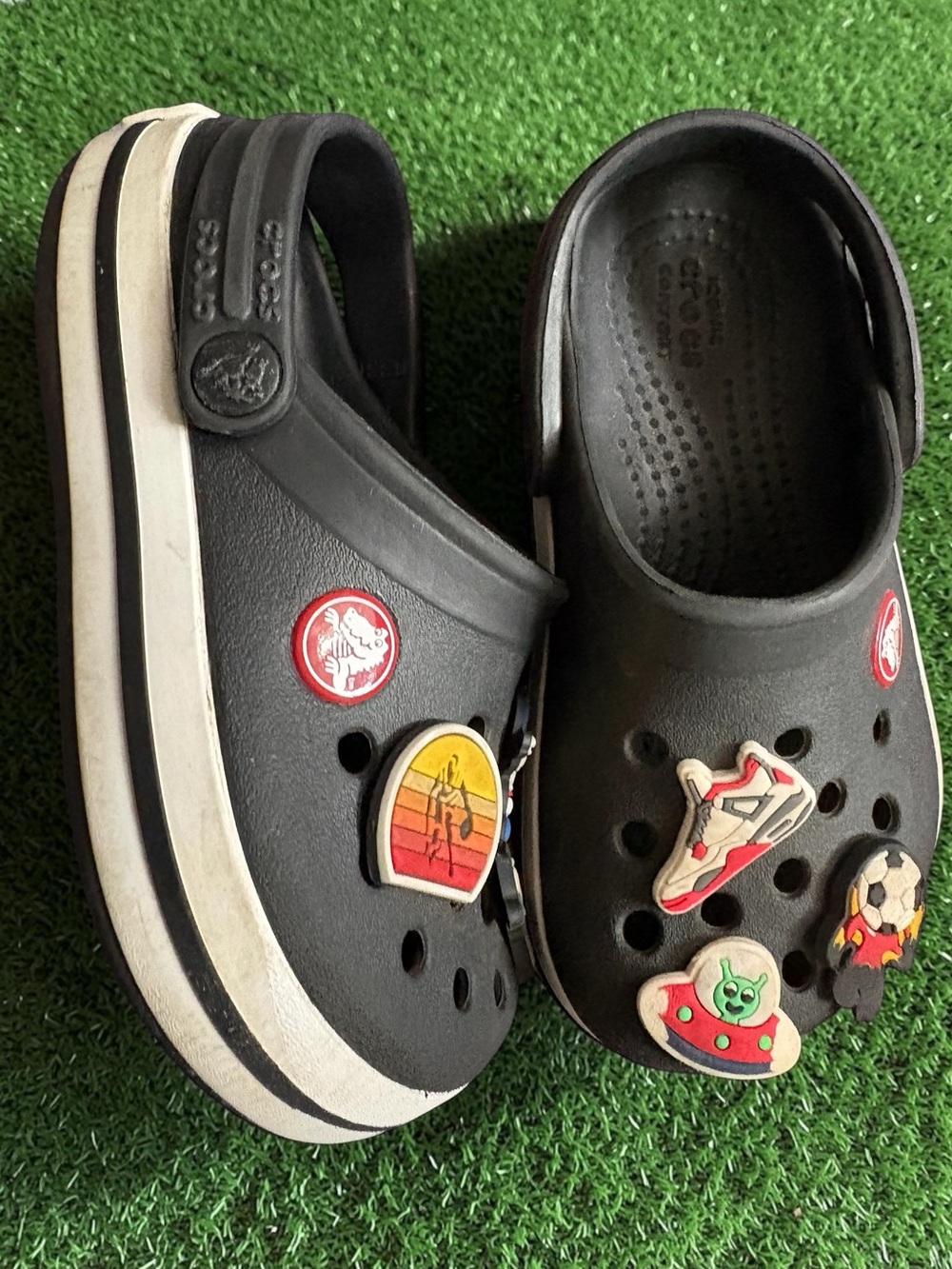 Crocs Crocband Clogs Black /White With Charms Kids Size 8